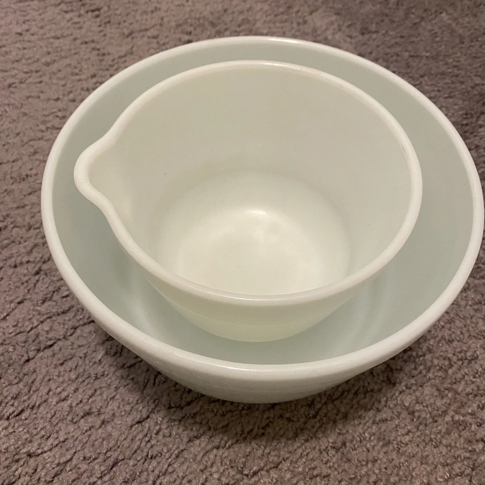 Pyrex Milk glass Mixing bowls Vtg ribbed